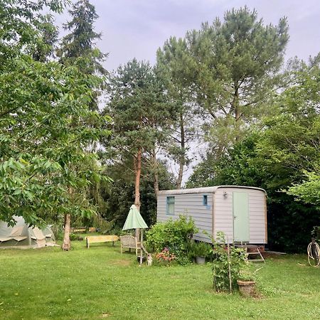 Hotel Le Bon Chemin Roulotte Sainte-Nathalène Zewnętrze zdjęcie