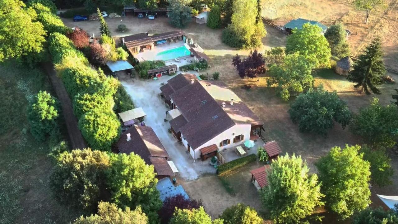 Hotel Le Bon Chemin Roulotte Sainte-Nathalène Zewnętrze zdjęcie