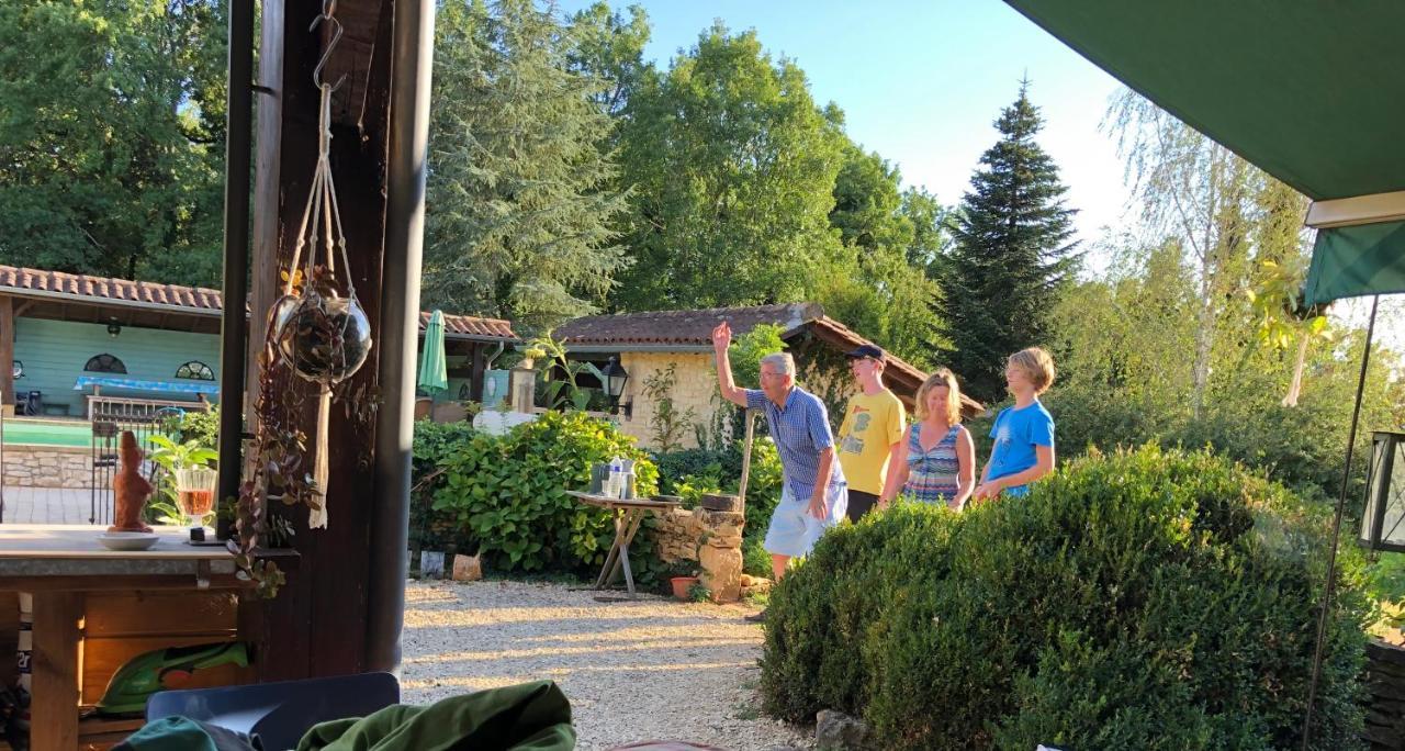 Hotel Le Bon Chemin Roulotte Sainte-Nathalène Zewnętrze zdjęcie